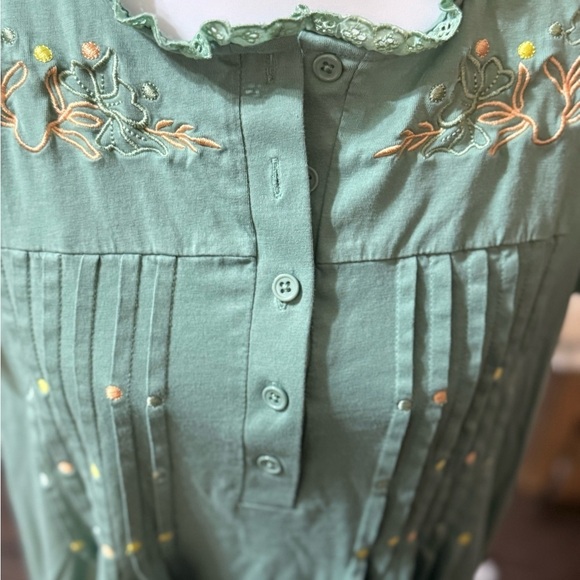 Cover Corner Embroidered Button-Down Midi Dress in Light Green - Picture 2 of 5